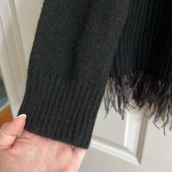 Gianni Bini Black Feather Sweater Size Medium - Picture 4 of 7